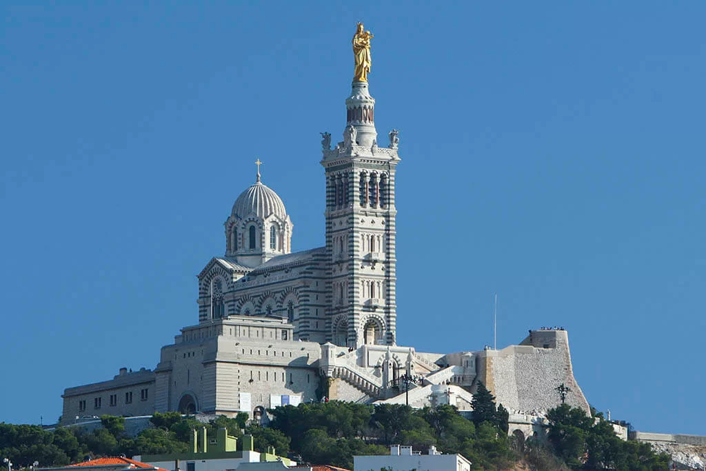 10 activiteiten om te doen in Marseille: Notre-Dame de la Garde 10 activiteiten om te doen in Marseille: Notre-Dame de la Garde