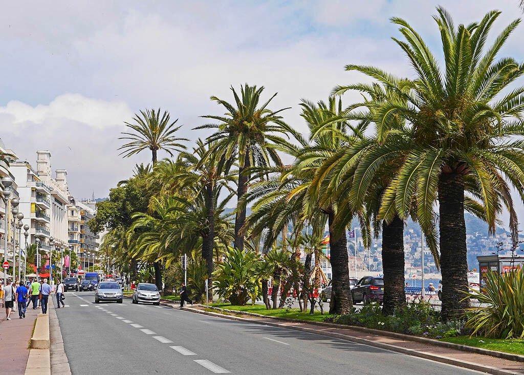Top 20 plaatsen om te bezoeken in Nice: Promenade des Anglais Top 20 plaatsen om te bezoeken in Nice: Promenade des Anglais