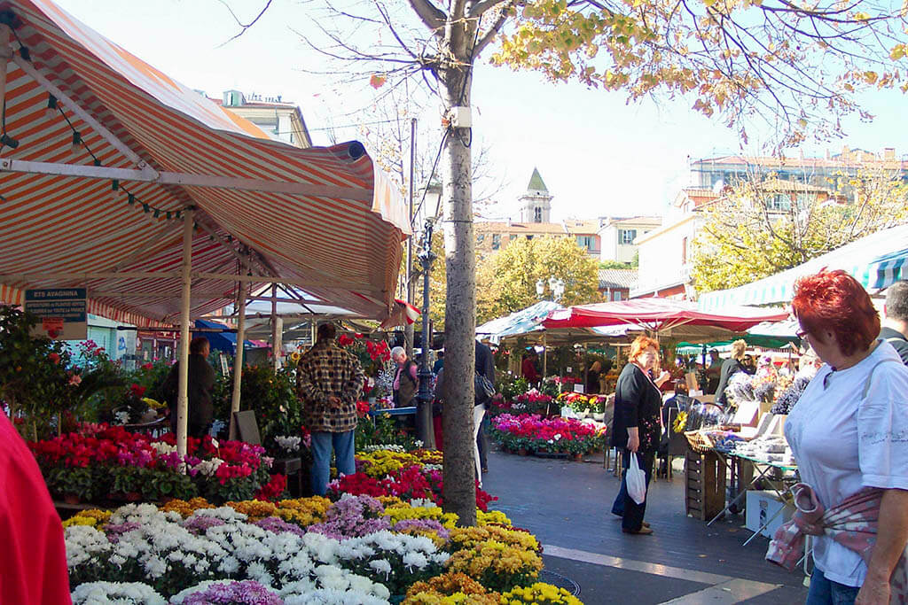 De bloemenmarkt van Cours Saleya De bloemenmarkt van Cours Saleya